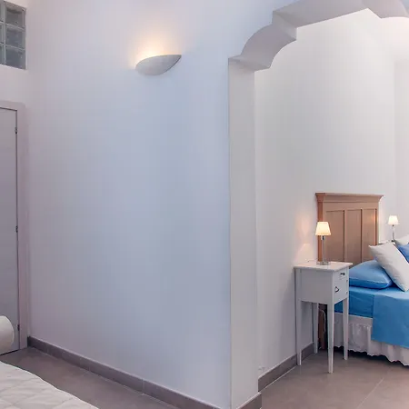 Πανσιόν Feudo D'arneo 4*