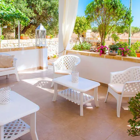 Feudo D'arneo Πανσιόν 4*